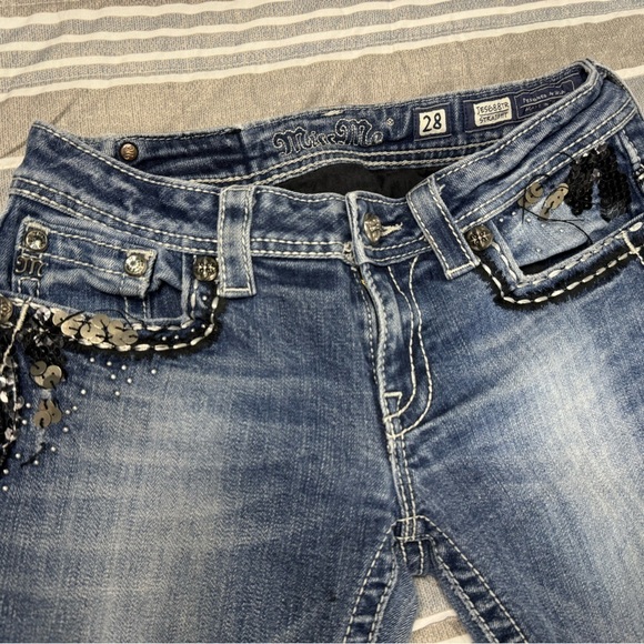 Miss Me Jeans Straight Leg - Picture 4 of 11